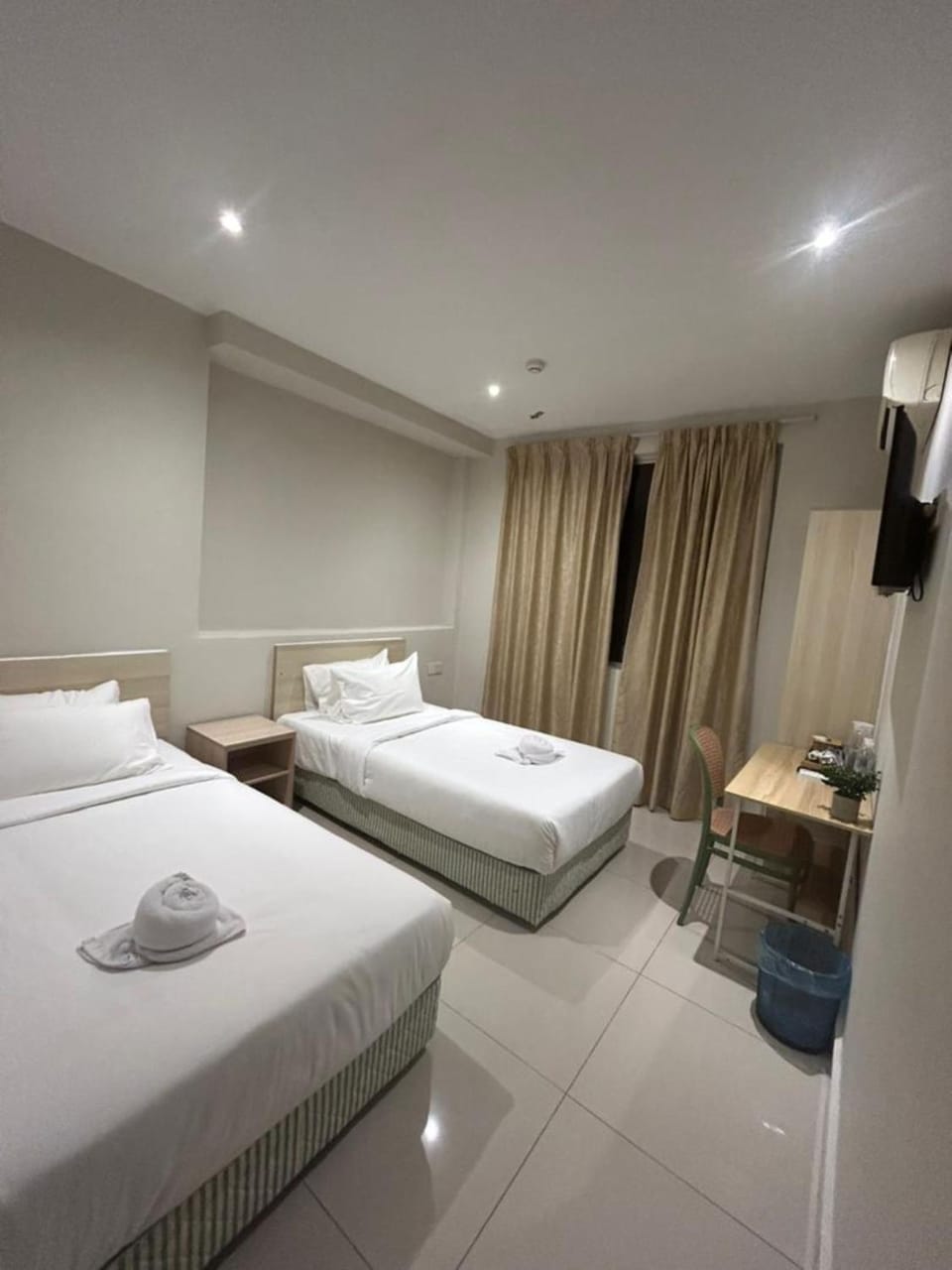 Swing & Pillows - Damansara Jaya Hotel in Petaling Jaya