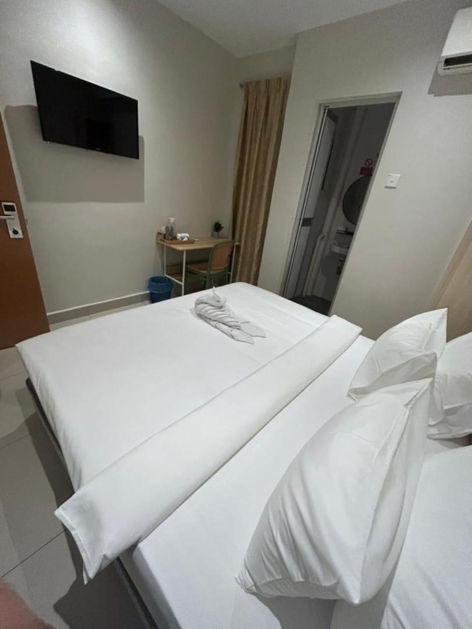 Swing & Pillows - Damansara Jaya Hotel in Petaling Jaya
