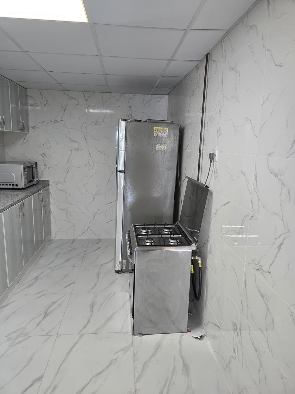 Modern King Room, Dubai City View, Private & Peaceful, 2 mint walk to Dubai Vacation rental in Al Sharjah