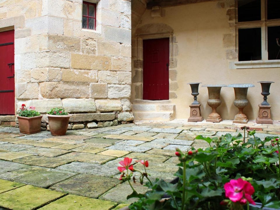 Charmante maison médiévale au cœur d'Hérisson - FR-1-489-606 Apartment in Auvergne-Rhône-Alpes