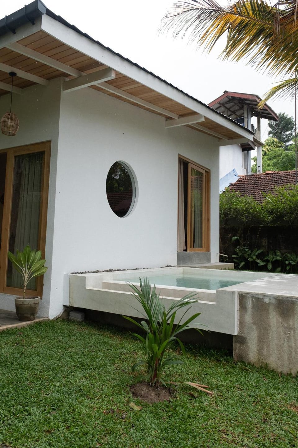 Property building, Garden, Swimming pool