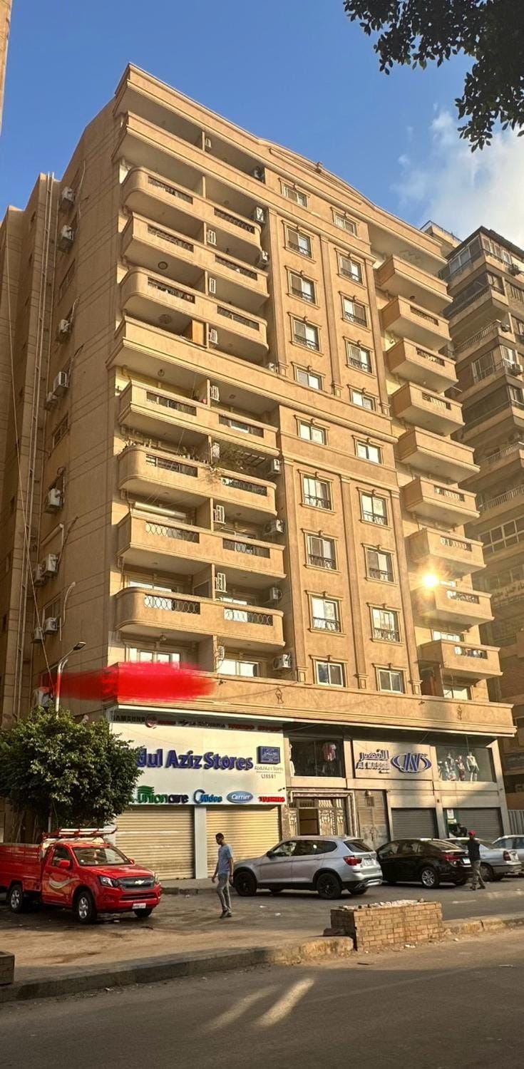 Property building, Day, Neighbourhood, Street view, Location, Parking
