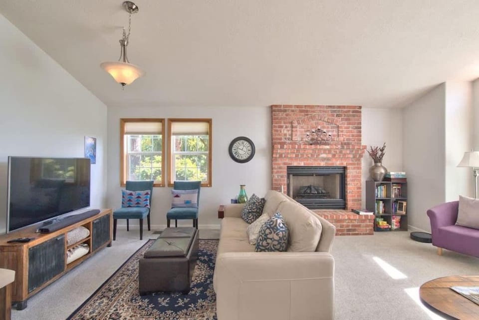 Mac Haven - Single level golf view wine escape House in McMinnville