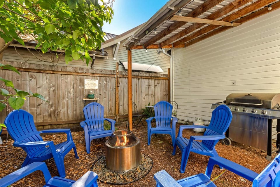 5th St Bungalow - Historic Charm Near 3rd St House in McMinnville