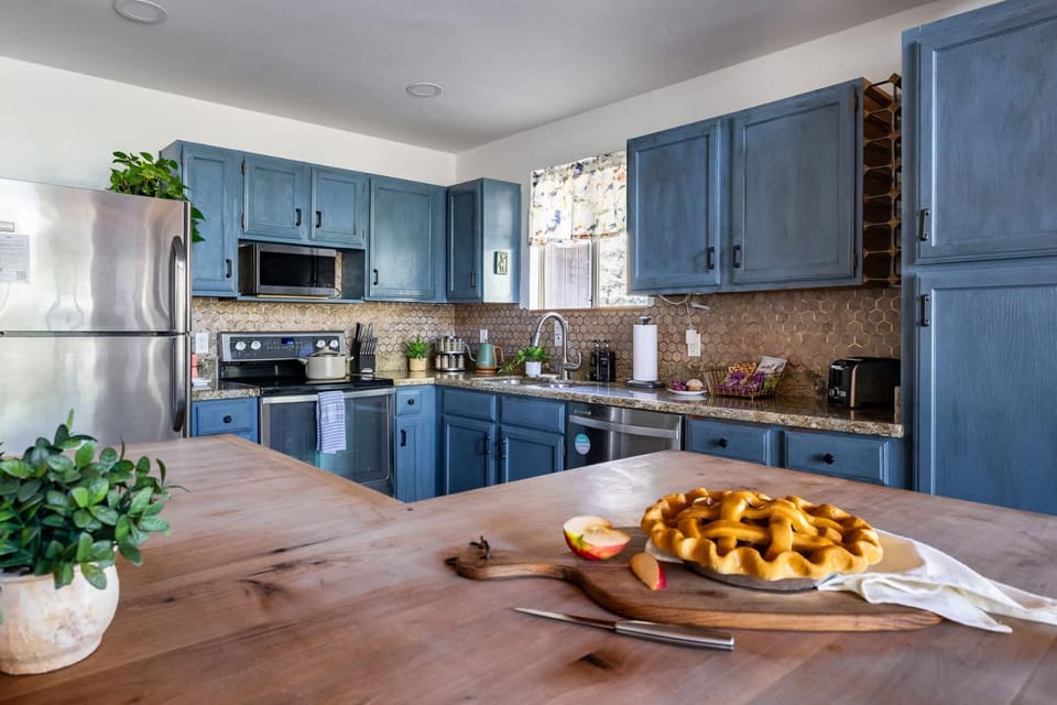 Cozy Chalet in the Pines House in Munds Park