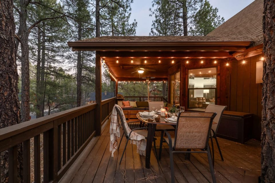 Cozy Chalet in the Pines House in Munds Park