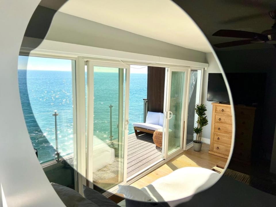 Malibu Waterfront Gallery with Private Beach Access House in Topanga