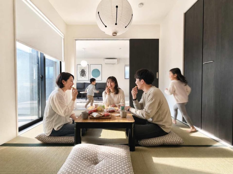 10 mins to Kumamoto Airport Modern 4BR House by Restavio Apartment in Japan