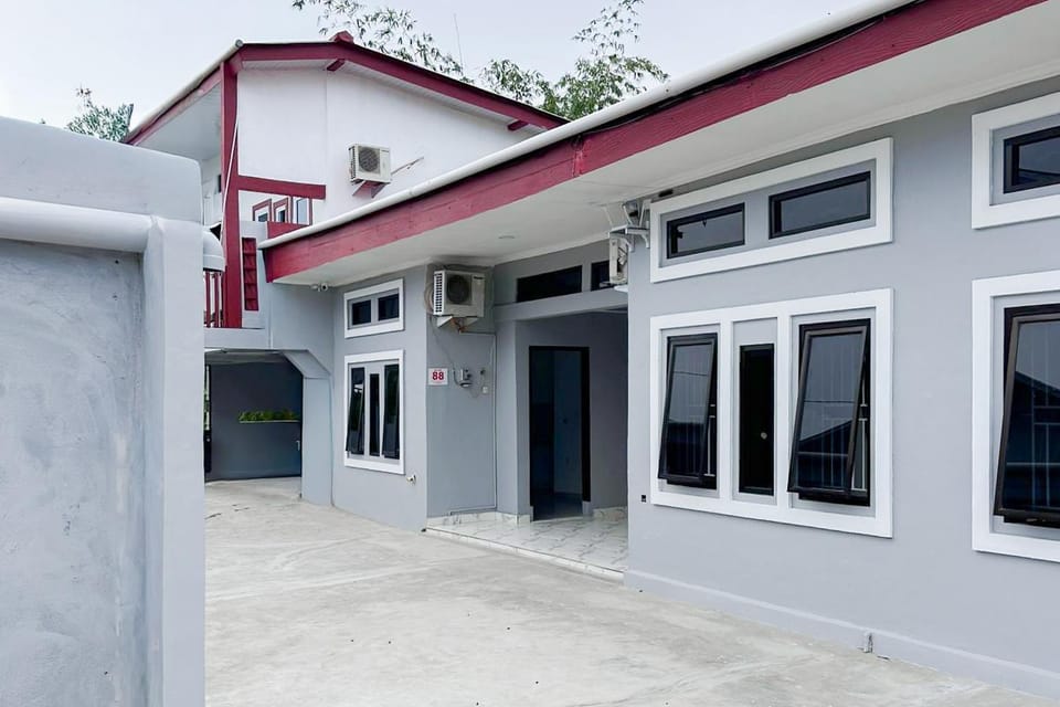 Facade/entrance