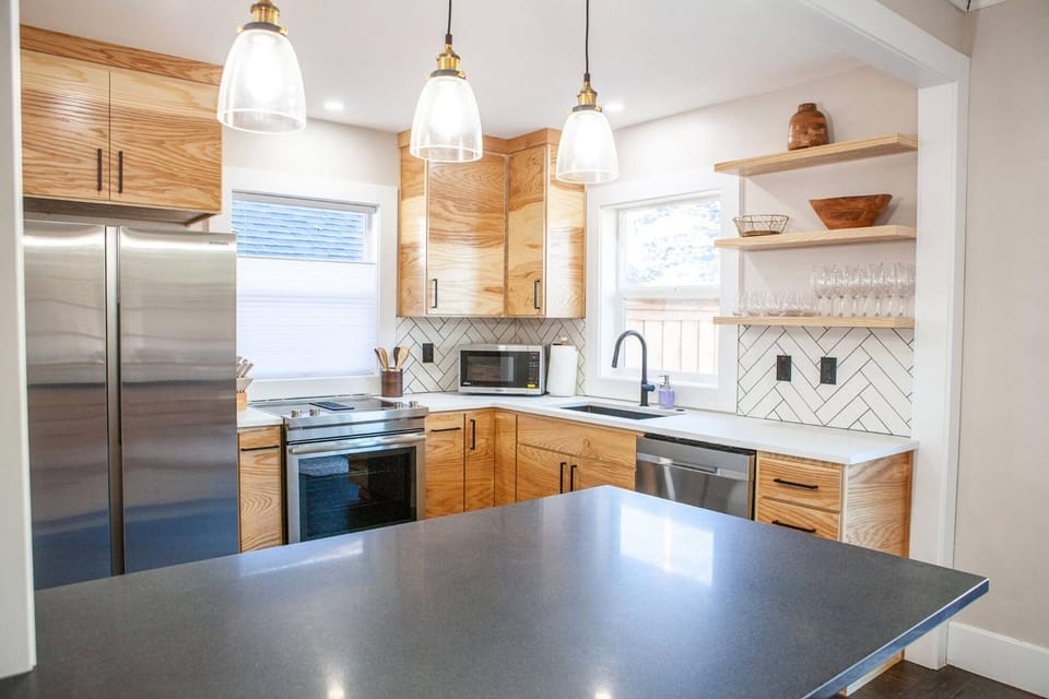 Kitchen or kitchenette, Dining area, kitchen