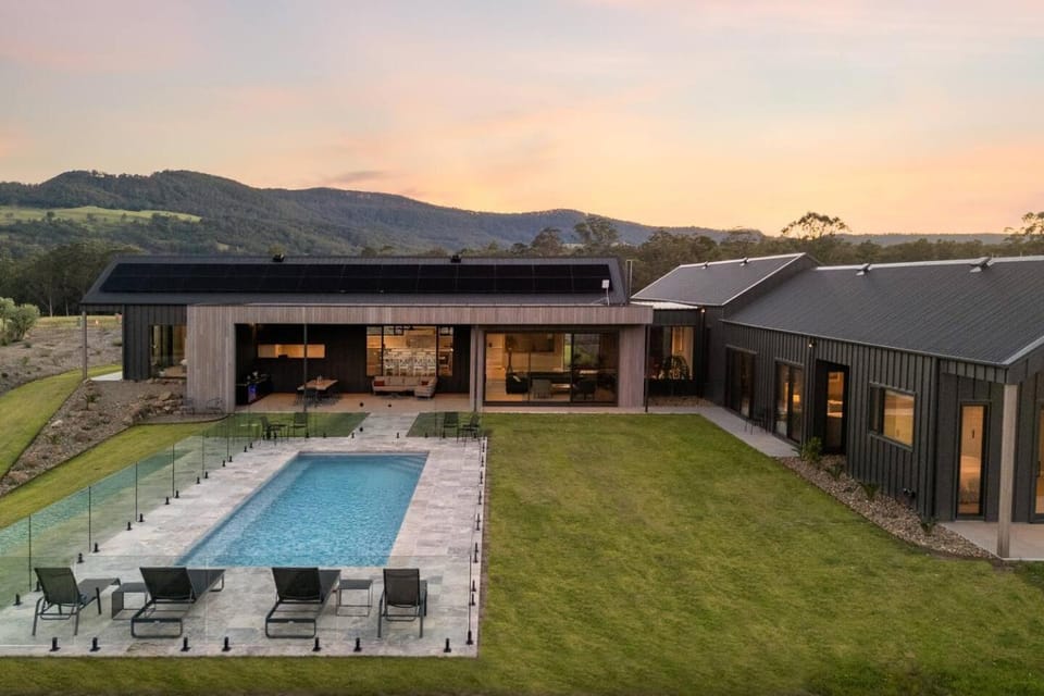 Chris' II, Designer Masterpiece in Kangaroo Valley House in Barrengarry