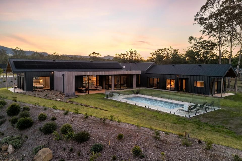 Chris' II, Designer Masterpiece in Kangaroo Valley House in Barrengarry