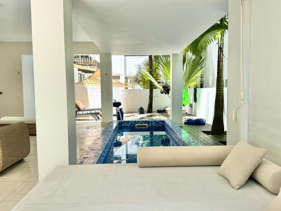 Living room, Swimming pool
