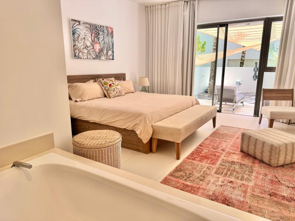 Bed, Photo of the whole room