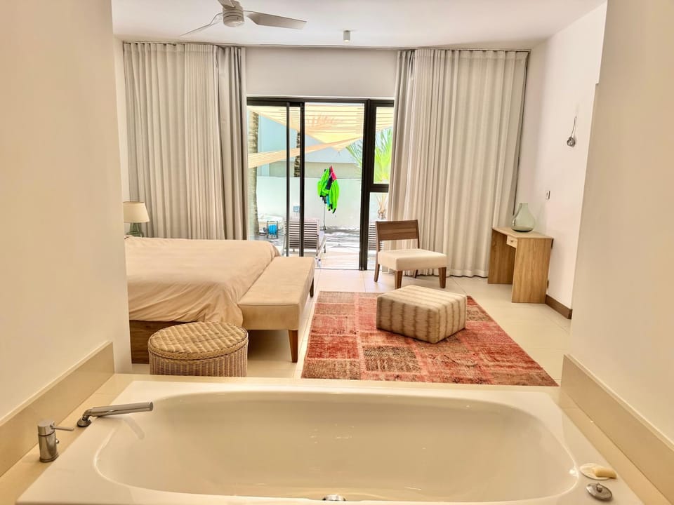Bed, Bedroom, Bath