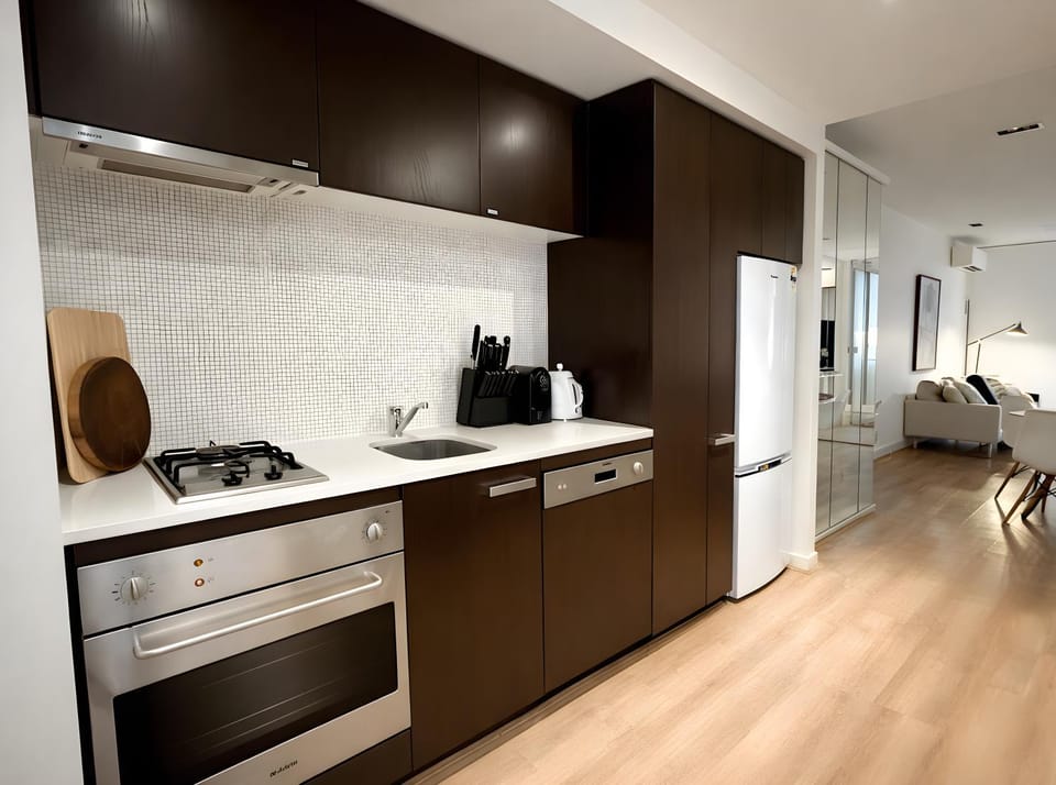 Coffee/tea facilities, dishwasher, oven, stove, kitchen