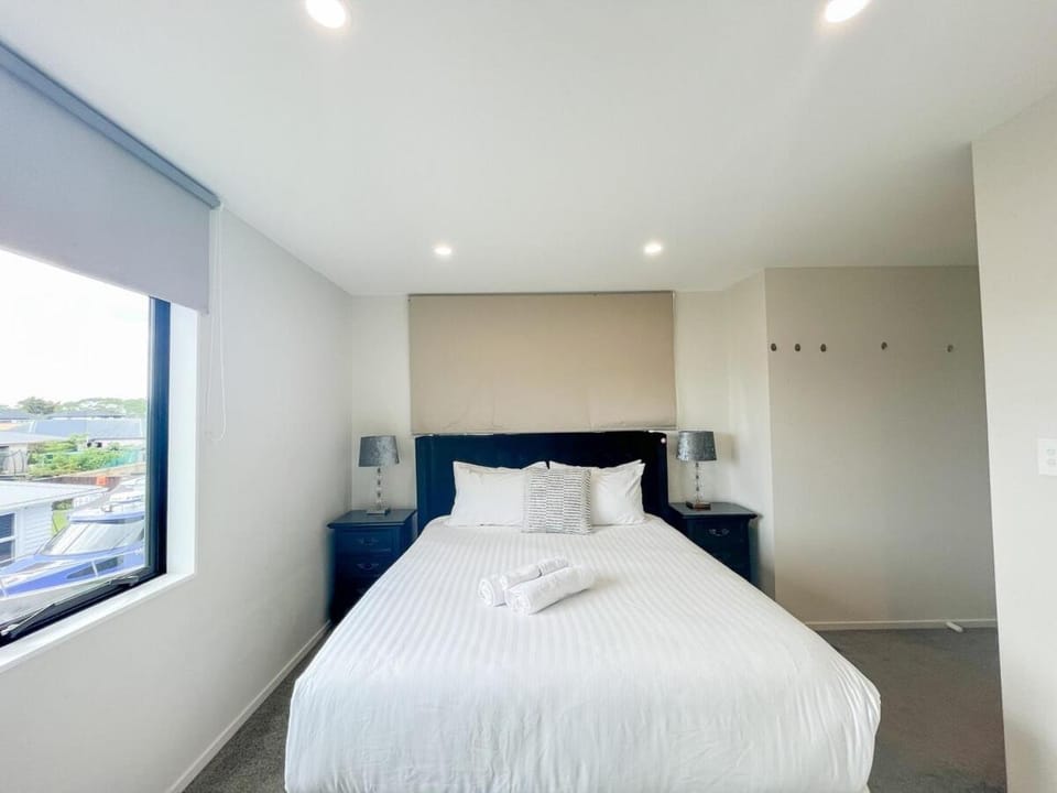 Brand-New 5BR Retreat, Space & Serenity by Nature House in Auckland