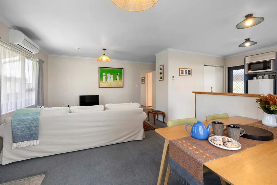 Beach Cottage on Record House in New Plymouth