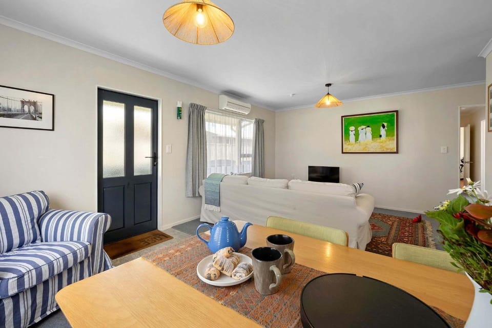Beach Cottage on Record House in New Plymouth