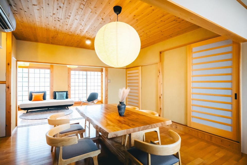 Living room, Seating area, Dining area, air conditioner