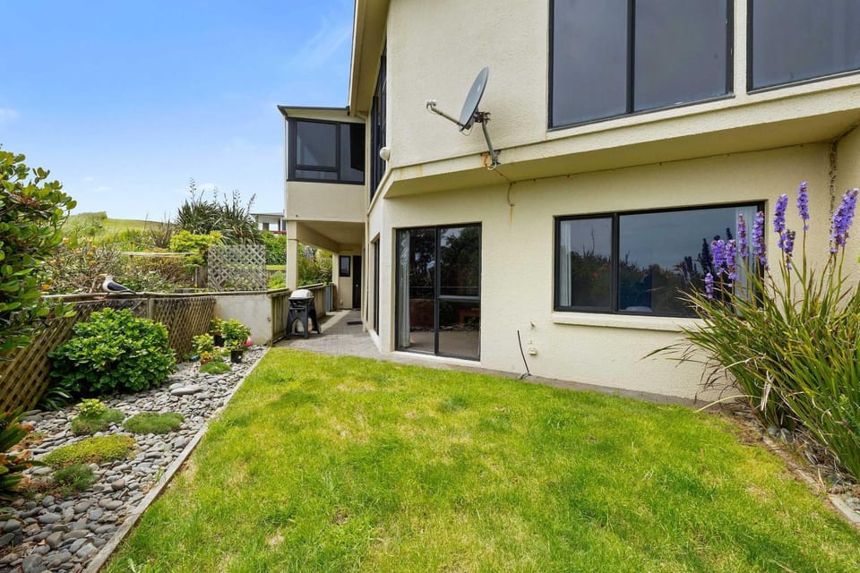 Waves and Wander Apartment in New Plymouth