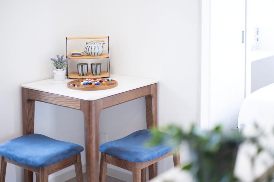 Seating area, Dining area