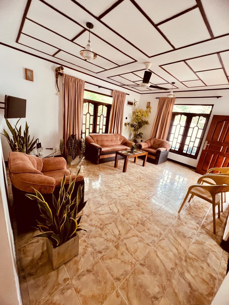 Communal lounge/ TV room, TV and multimedia, Living room, Seating area