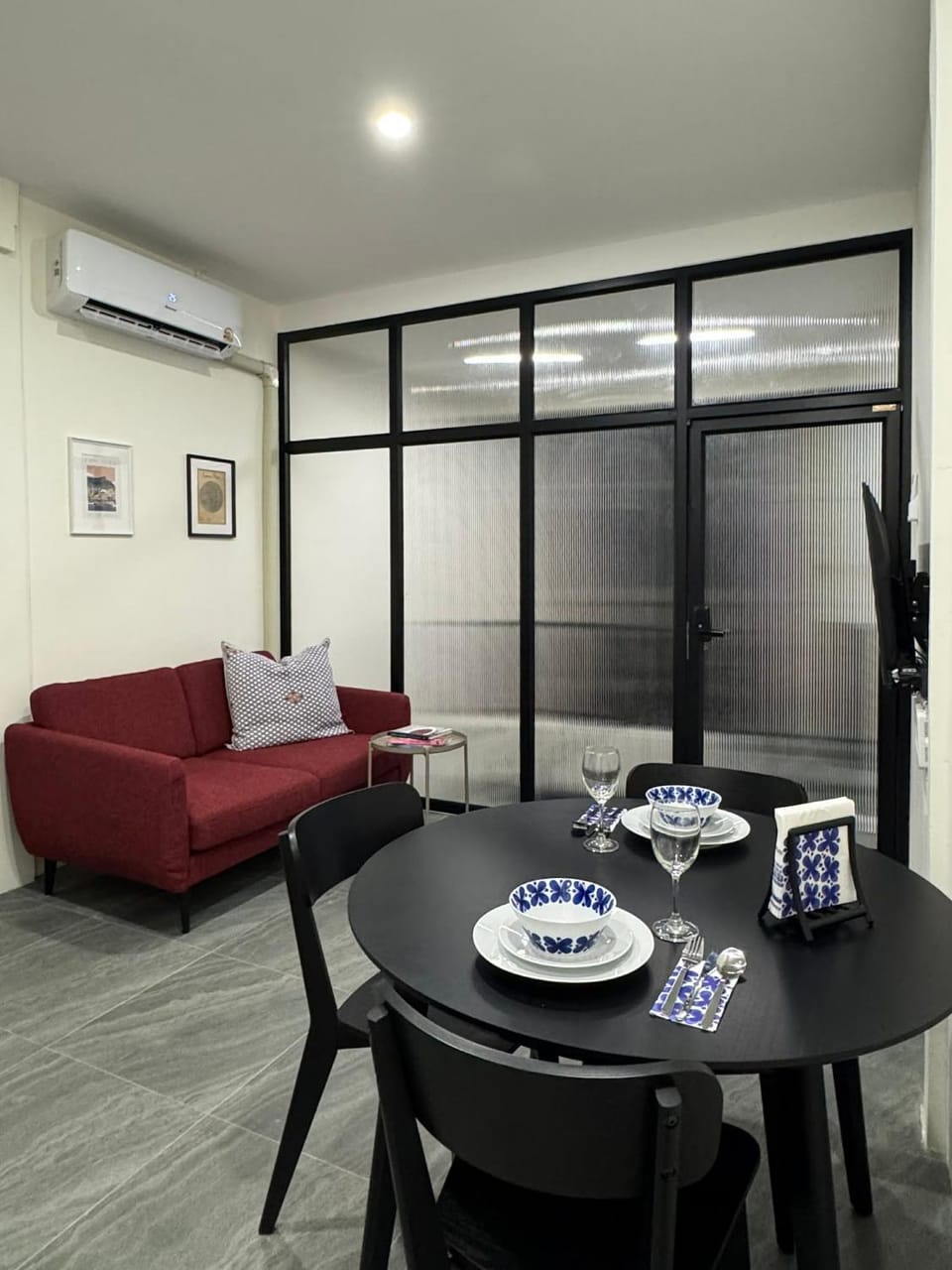 Living room, Seating area, Dining area