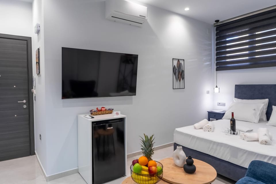 Bed, Photo of the whole room, Seating area