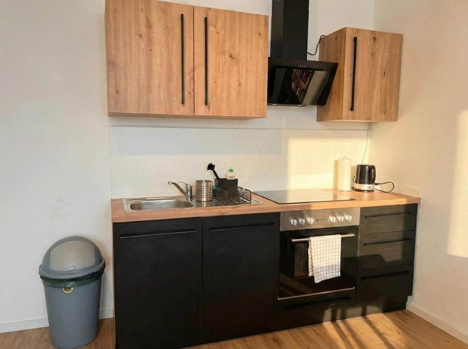 Coffee/tea facilities, Kitchen or kitchenette, oven, pet friendly, stove, toaster