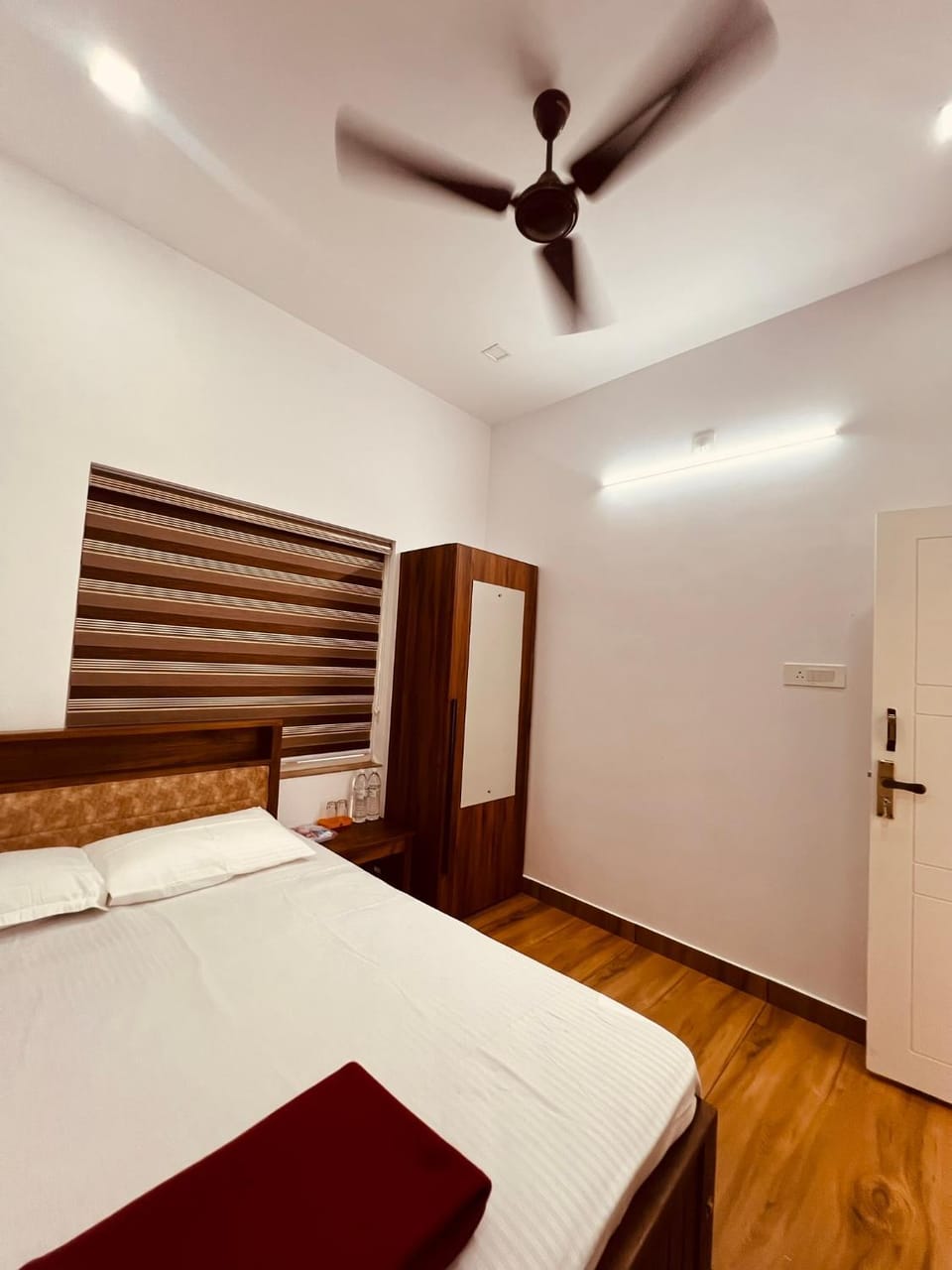 Bed, Photo of the whole room, Bedroom, wardrobe