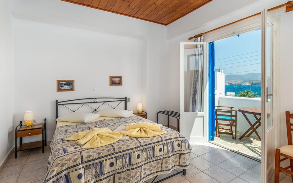 Bed, View (from property/room), Balcony/Terrace, Photo of the whole room, Bedroom, towels