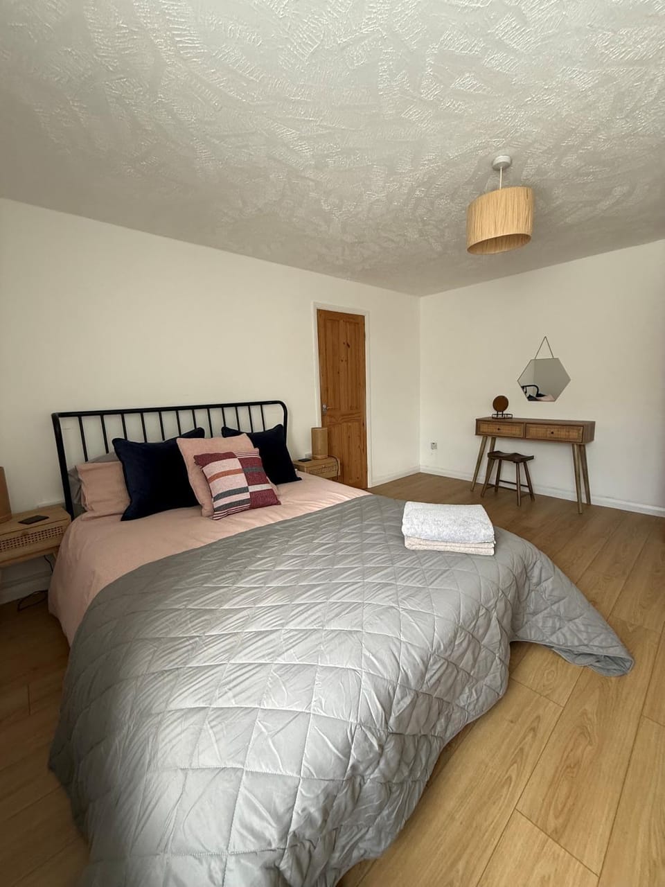 Penhriw 2 Double Bed Apartment Nebo Dogs Welcome Apartment in Wales