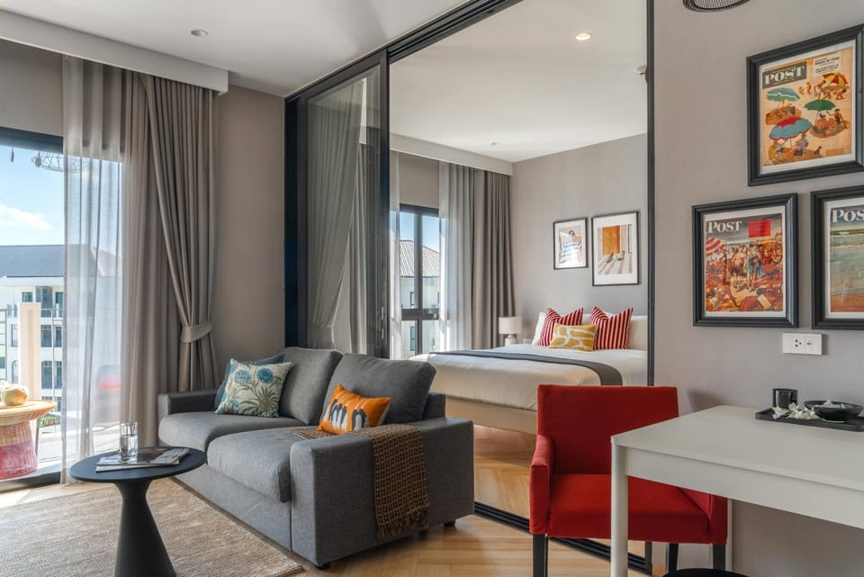 Living room, Seating area