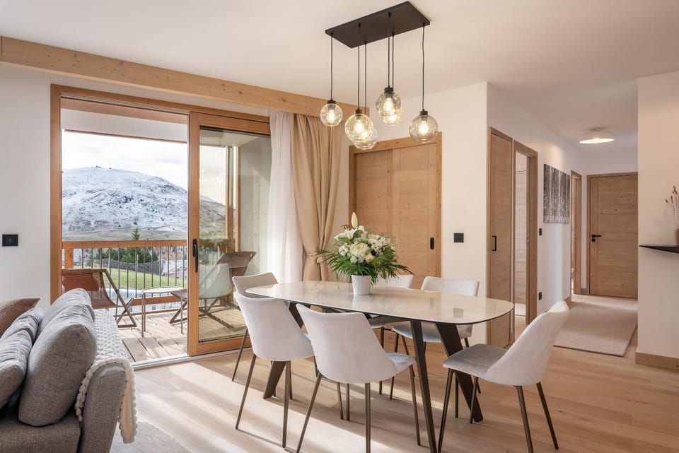 Natural landscape, Seating area, Dining area, Mountain view
