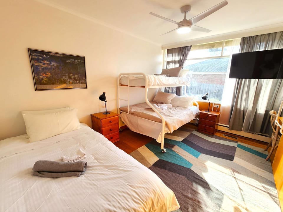 TV and multimedia, Bedroom, storage, towels