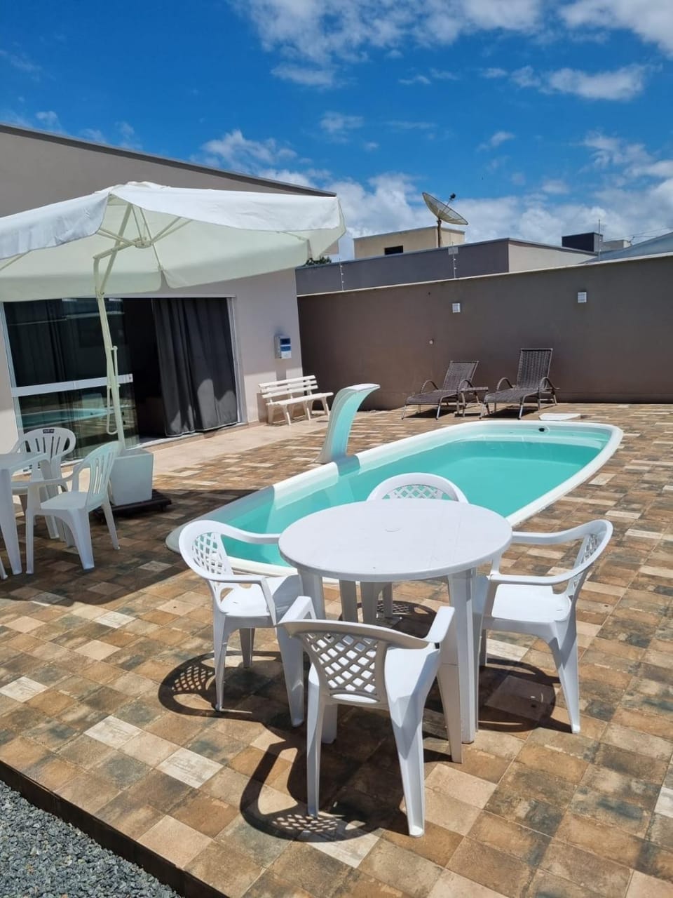 Linda casa com piscina Piçarras House in State of Santa Catarina
