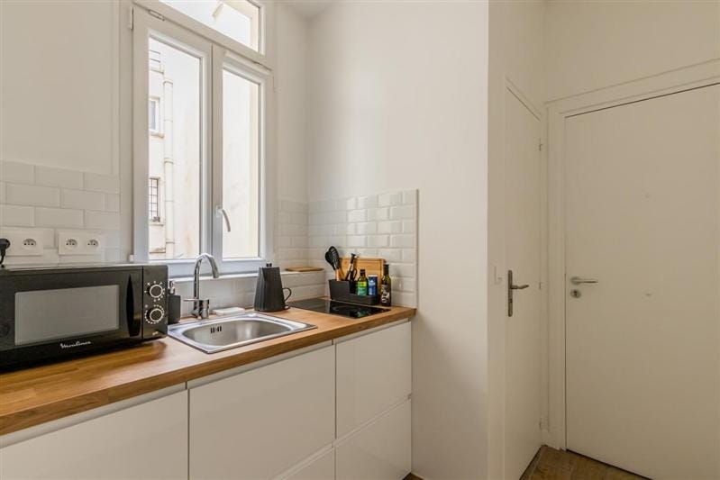 Large Flat Louvre Pont Neuf 48 M2 Apartment in Paris