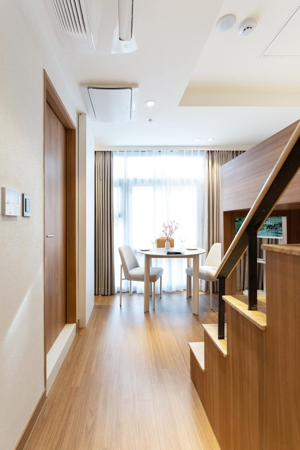 Property building, Bed, View (from property/room), View (from property/room), Kitchen or kitchenette, City view, City view, Landmark view, Landmark view, bunk bed, kitchen, kitchen