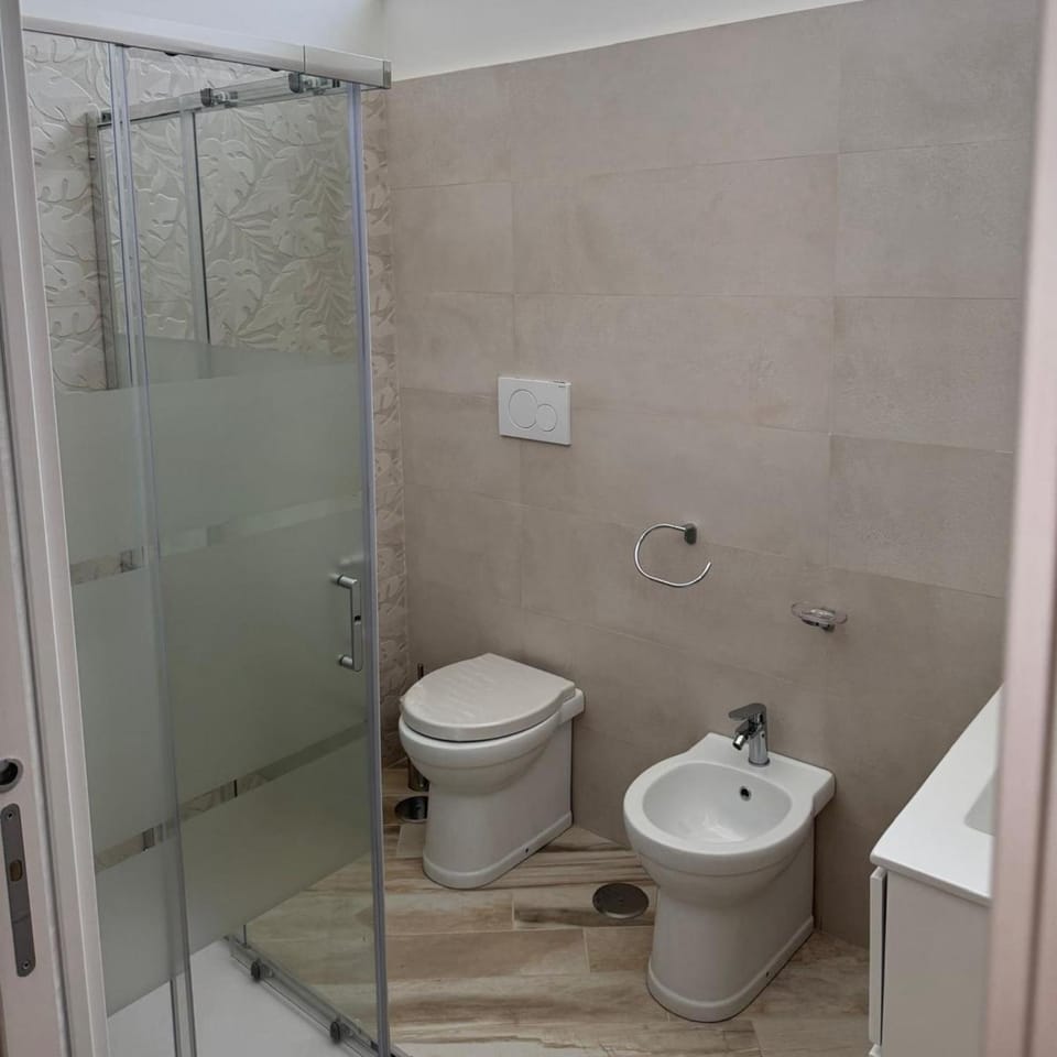 Shower, Bathroom, bidet