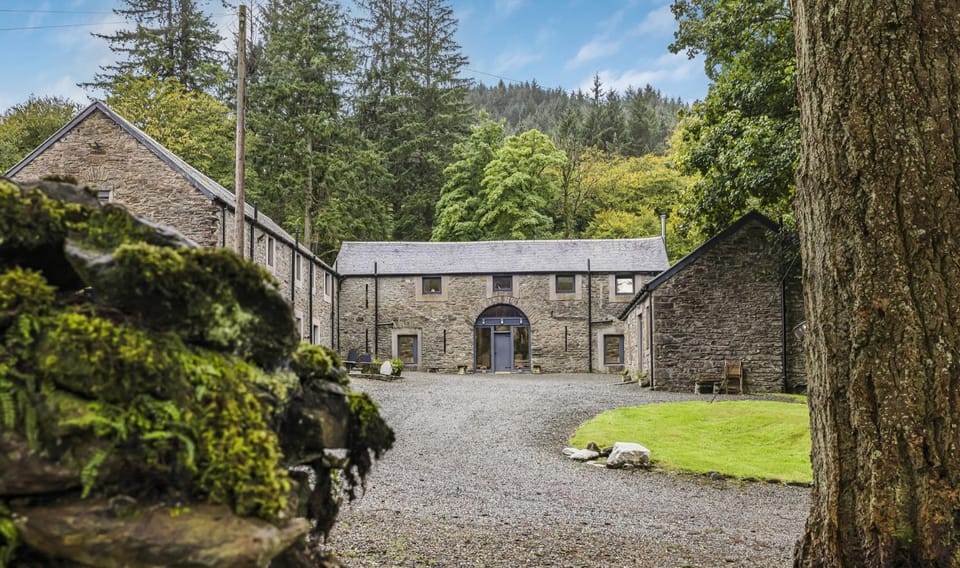 Property building, Facade/entrance, Off site