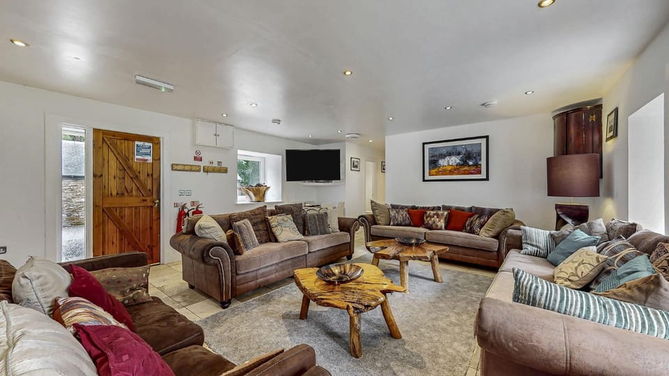 Communal lounge/ TV room, Living room