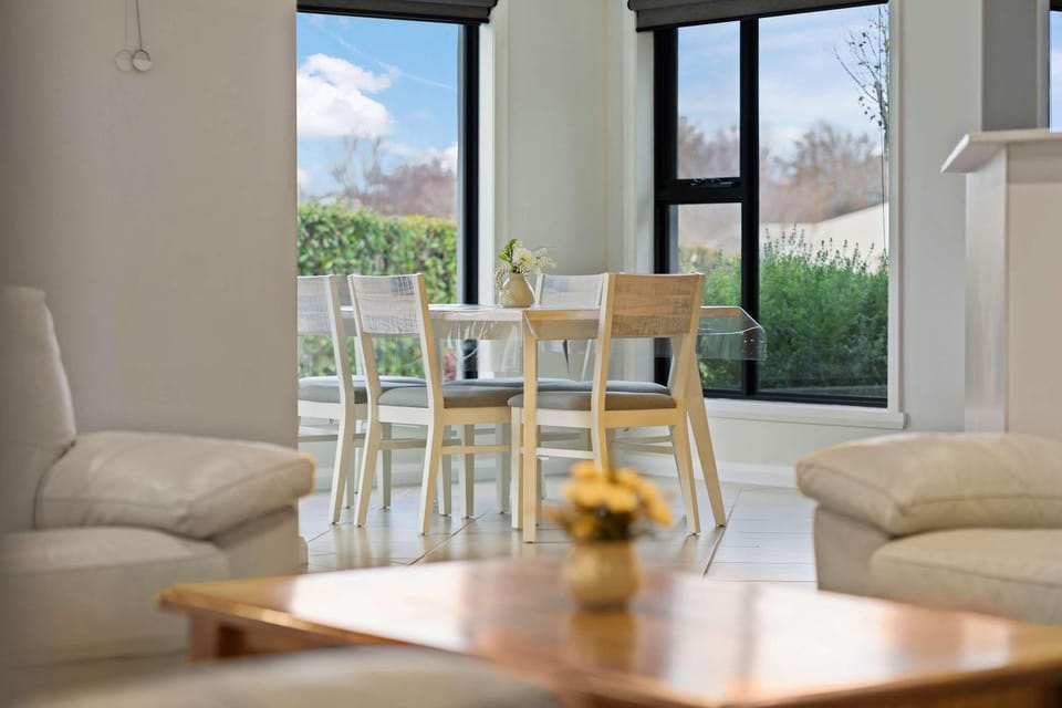 Beautiful Spacious Home in a Serene Setting House in Bathurst