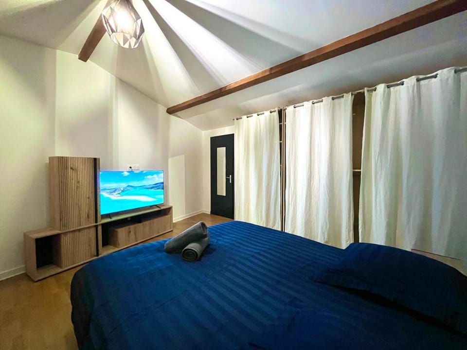 Maison La Clairière - Jardin et parking - 10 pers - 4 chambres - 15 min de Lyon House in Auvergne-Rhône-Alpes