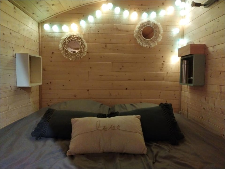la roulotte D'elfes Luxury tent in Nouvelle-Aquitaine