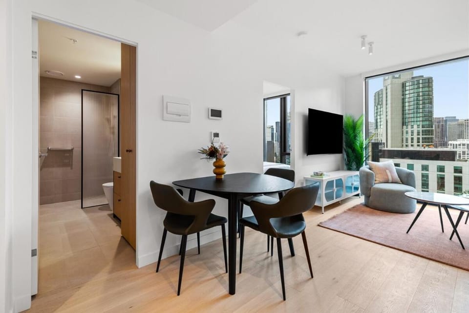 The Queens Bridge Boutique Designer Suite Apartment in Southbank