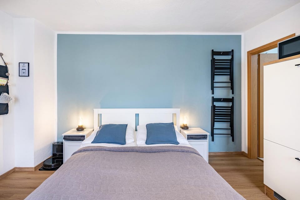 Living room, Bedroom