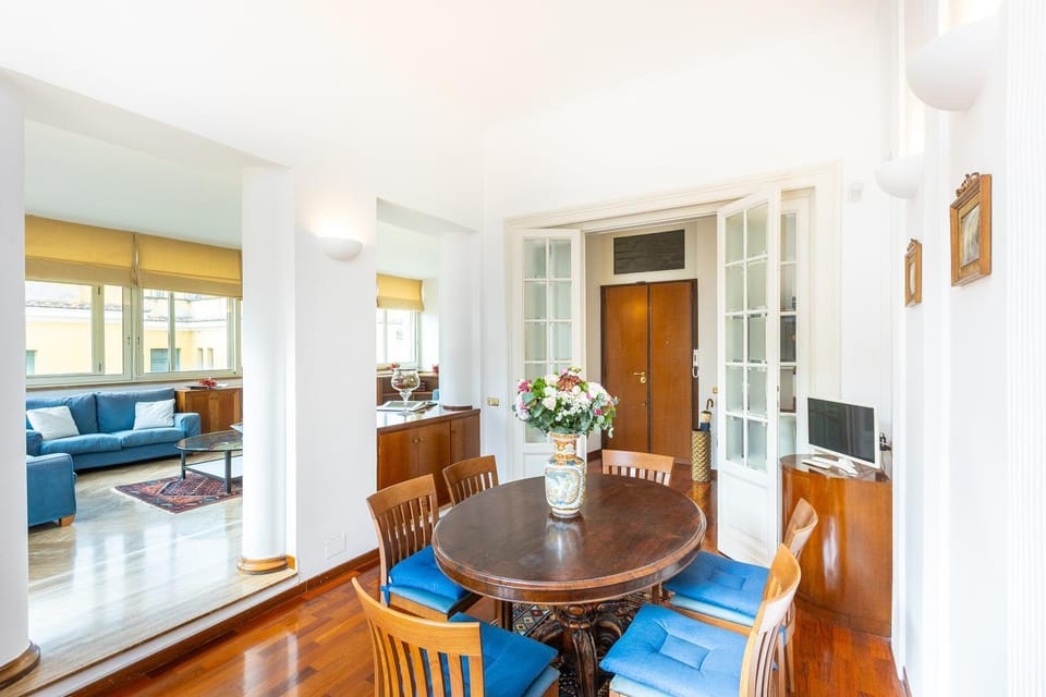 TV and multimedia, Living room, Dining area