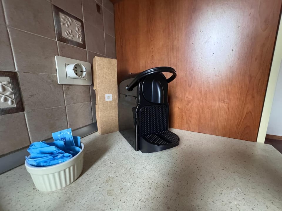 Urban Lodge - 10 Mins CityCenter - Milano Apartment in Milan