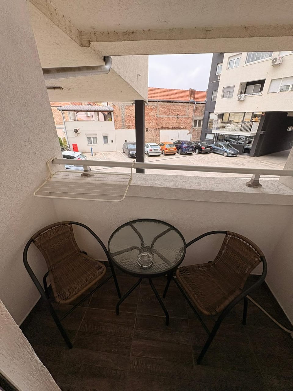 View (from property/room), Balcony/Terrace, Seating area, Parking